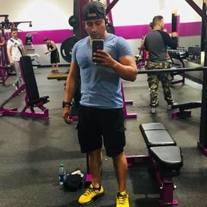 Meet your Posher, Víctor